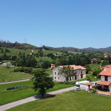 Casa En Sobarzo, Junto Al Parque De Cabarceno Villa Exteriör bild